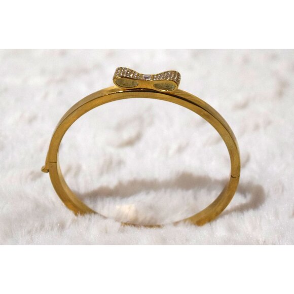 Kate Spade New York "Ready Set Bow" adorned with a bow of pavé crystals - Picture 9 of 14